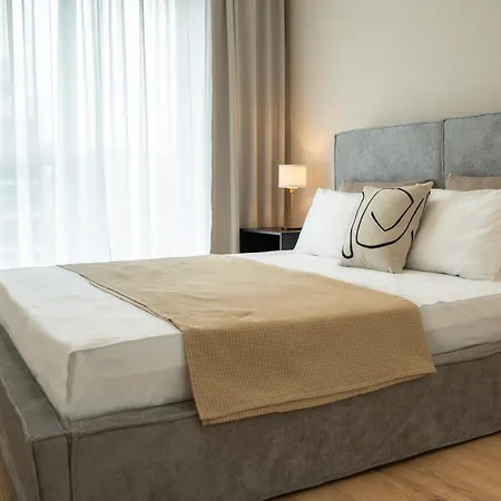 Cozy Cityscape Oasis, Stylish & Cozy Apt, Private Parking アパート *
