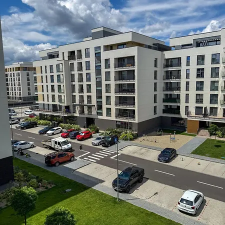 Cozy Cityscape Oasis, Stylish & Cozy Apt, Private Parking * ブラショフ