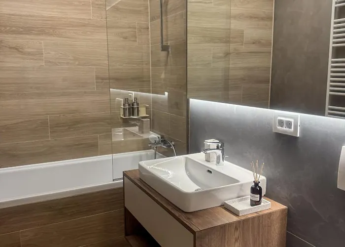 Cozy Cityscape Oasis, Stylish & Cozy Apt, Private Parking Appartement *